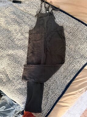 aerie Charcoal Gauze Jumpsuit Overalls Women’s M